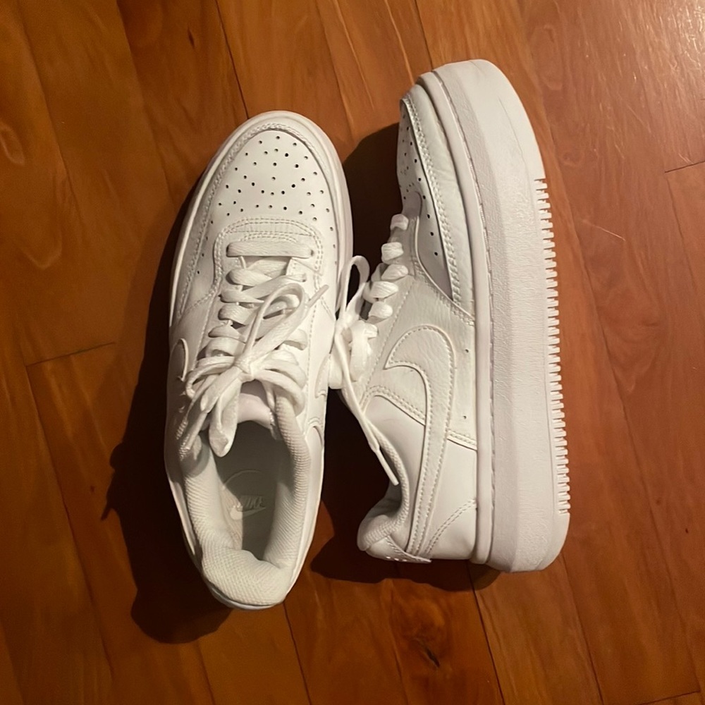 Nike platform tennies